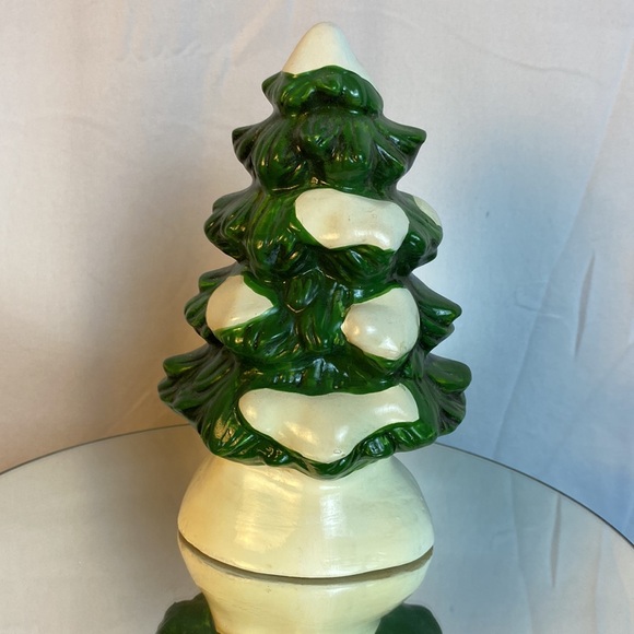 Vintage Lefton Green and White Ceramic Christmas Tree Display - Picture 3 of 7
